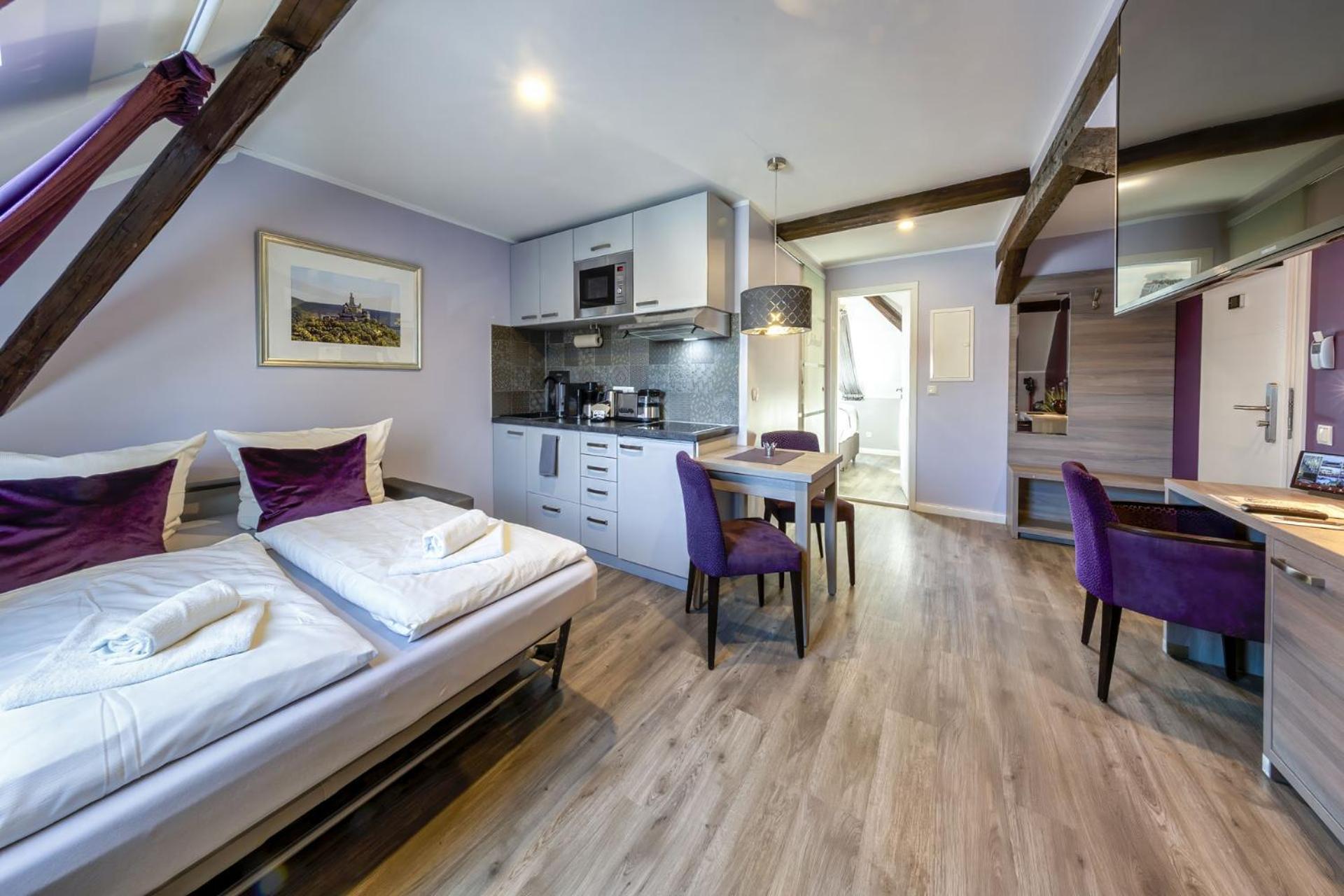 Apartmenthaus Burgenheimat In Rhens Bei Koblenz Esterno foto