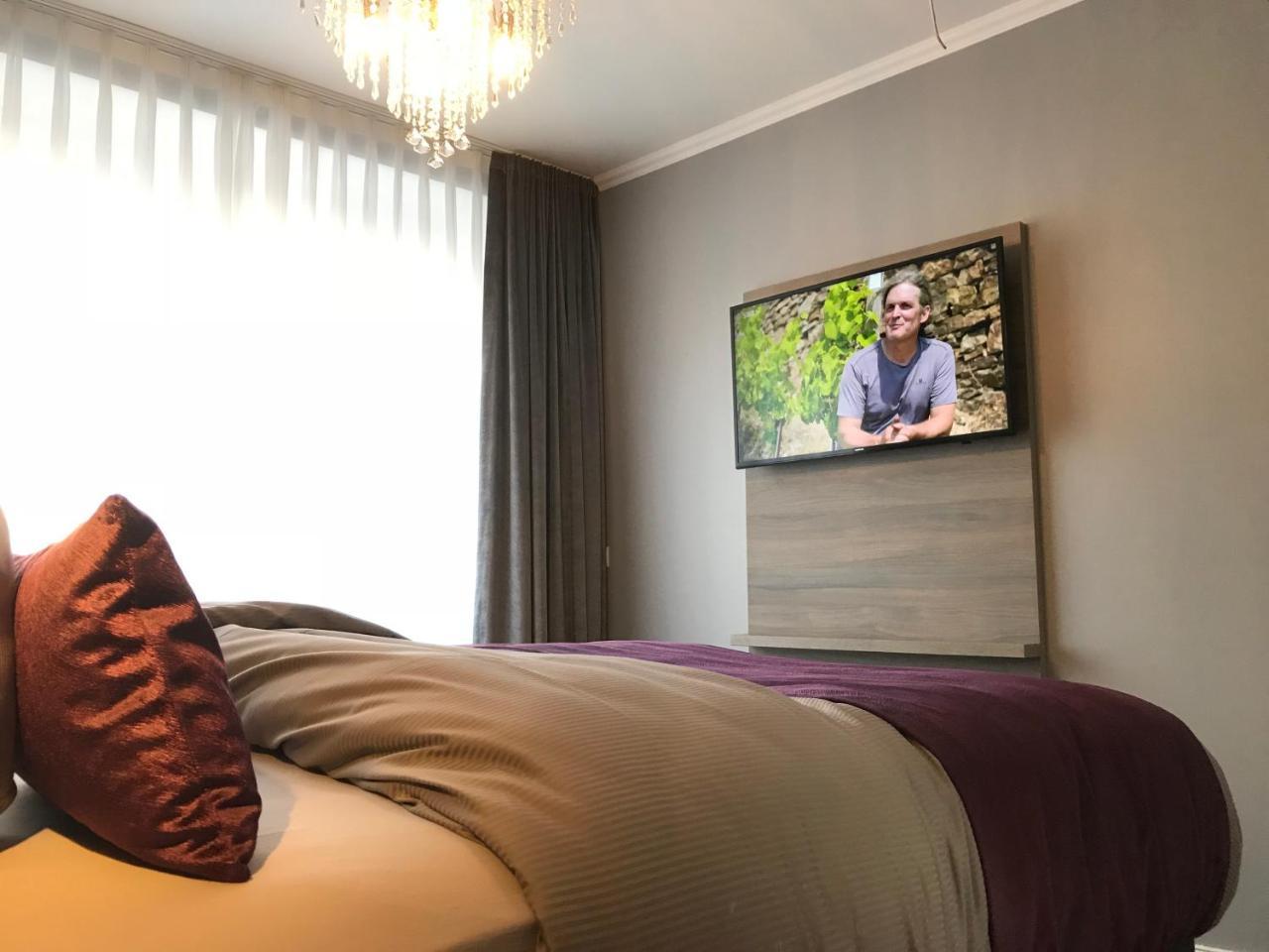 Apartmenthaus Burgenheimat In Rhens Bei Koblenz Esterno foto