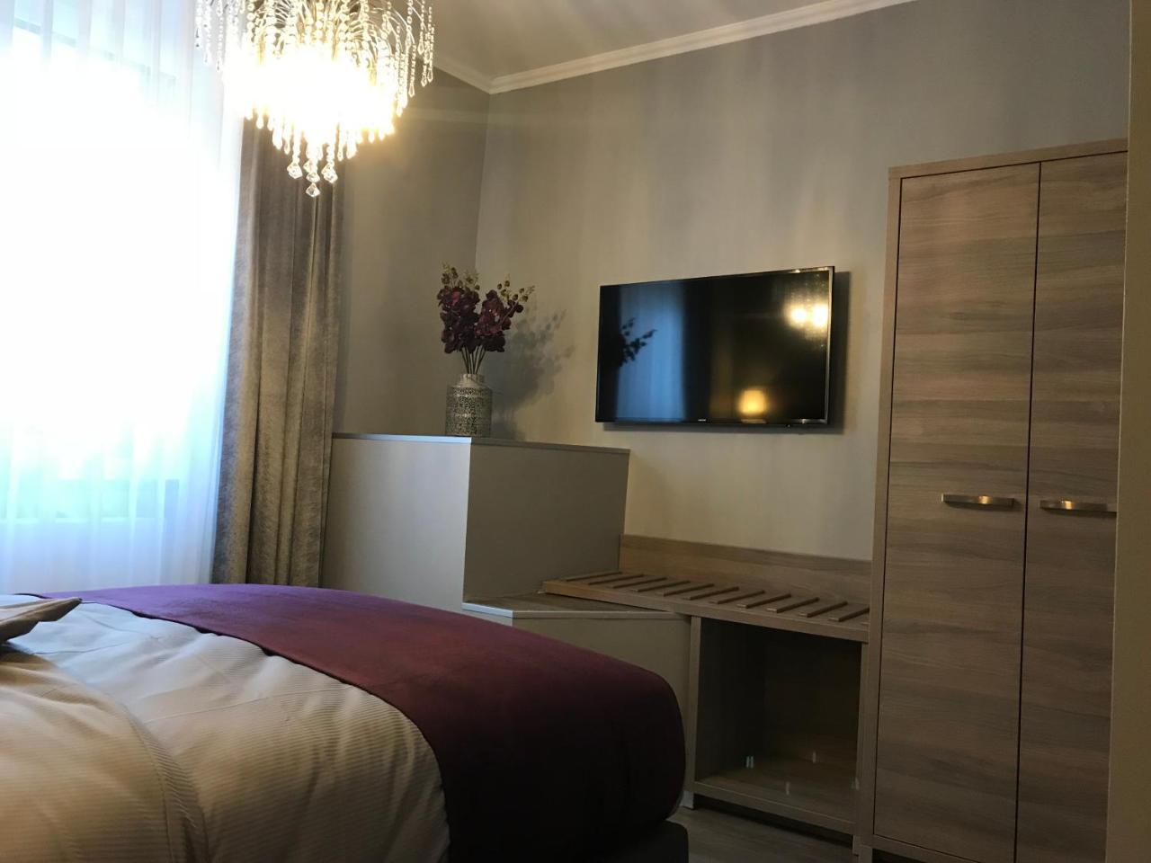 Apartmenthaus Burgenheimat In Rhens Bei Koblenz Esterno foto
