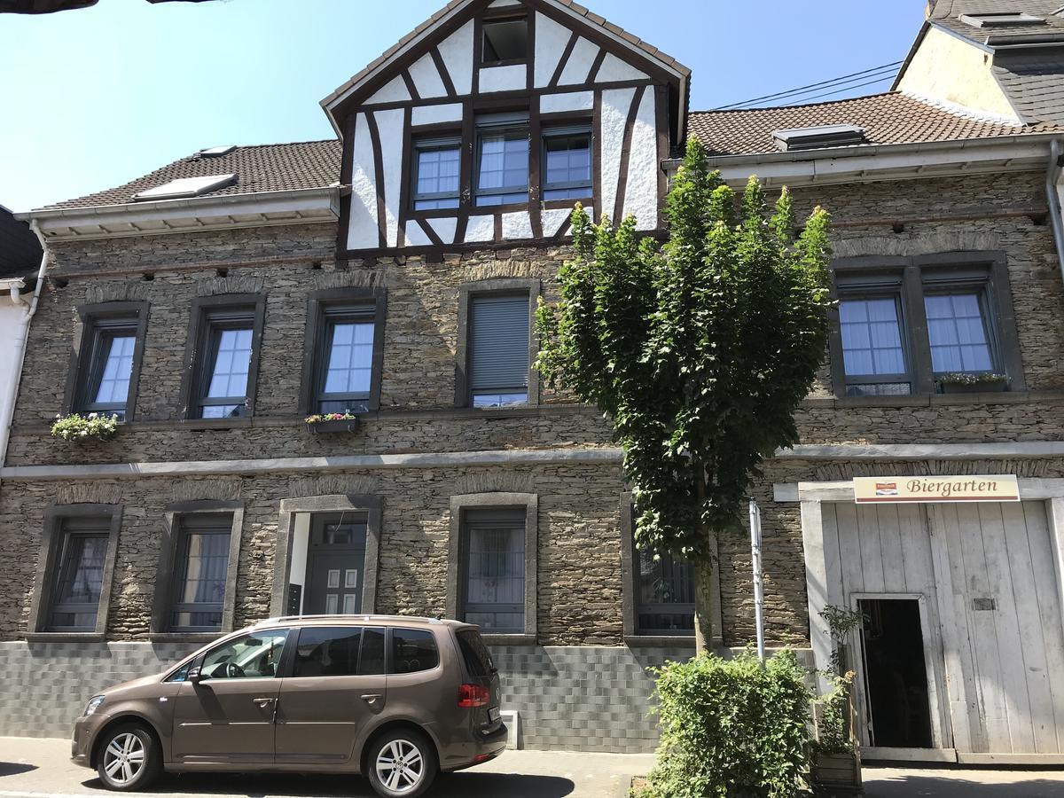 Apartmenthaus Burgenheimat In Rhens Bei Koblenz Esterno foto
