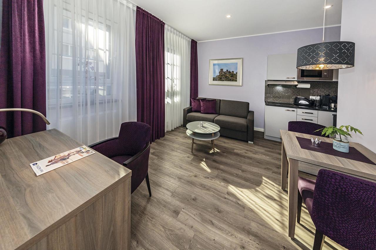 Apartmenthaus Burgenheimat In Rhens Bei Koblenz Esterno foto